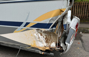 Unfallschaden an einem Wohnwagen 47.000 Euro Schaden